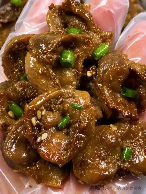 脆内里却保持着柔嫩多汁香气扑鼻。米乐m6烤鸡胗！它外表烤得金黄酥(图4)